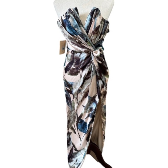 Katie May Dresses & Skirts - Katie May Finn Leafy Column Gown